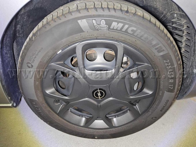 1 Opel Zafira -e Edition - BD8-3598E – foto 8 – kavel bij Zoll-Auktion, Köln