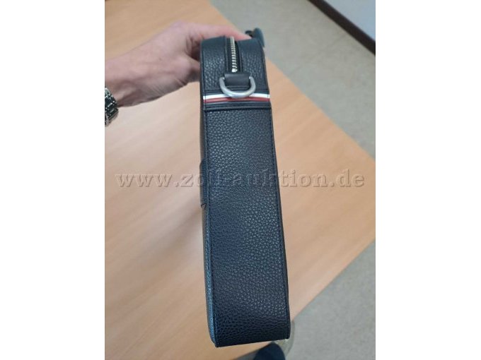 1 Original-Tasche von Tommy Hilfiger Modell: AM0AM08078 – foto 5 – kavel bij Zoll-Auktion, St.Vith