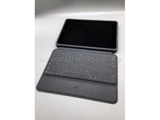 Apple iPad 7 in Logitech Hülle