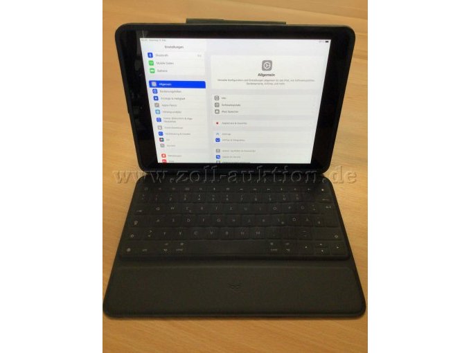 Apple iPad 7 Generation in Tastaturhülle