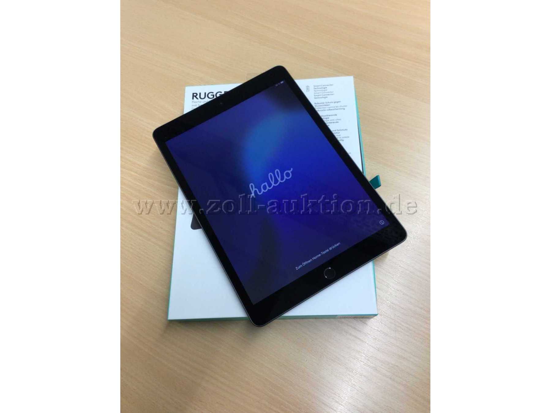 Apple iPad 7 mit Tastatur im Karton