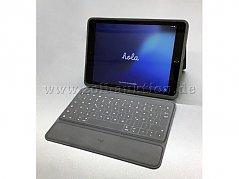 Apple iPad 7 in der Hülle mit Tastatur