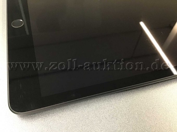 Ansicht Front, Kratzer/Macken unten rechts