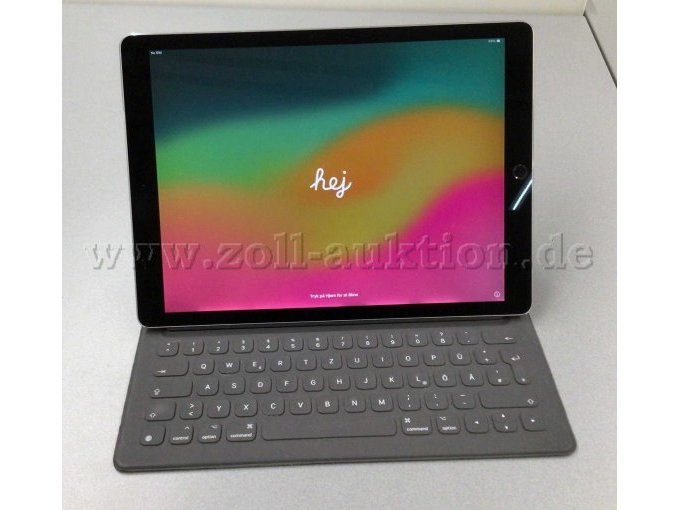 Apple iPad Pro mit Tastatur/Hülle, stehend Apple iPad Pro mit Tastatur/Hülle, stehend