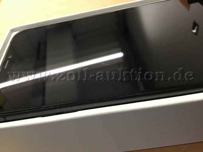 Apple iPhone 11, Ansicht Display mehrere Kratzer