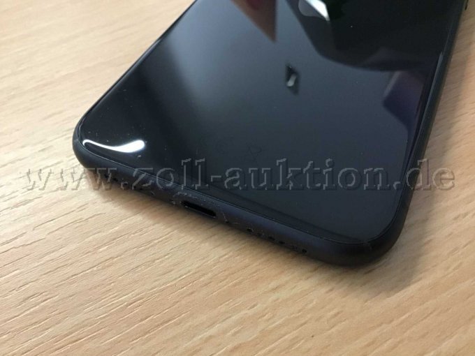 Ansicht USB-Anschluss, etwas verschmutzt