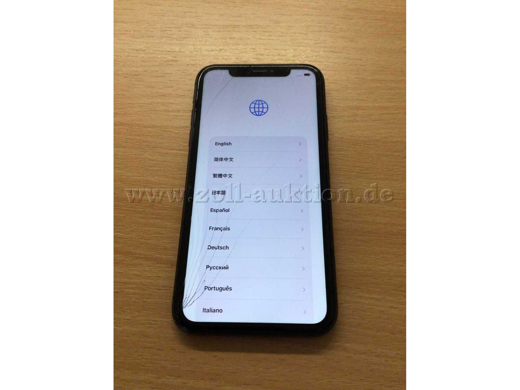 Apple iPhone 11, Front Bildschirm an mit Displayschäden
