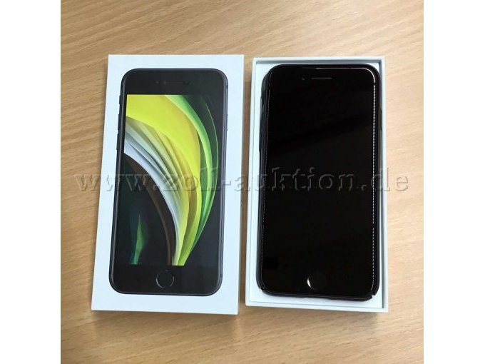 Apple iPhone SE 2 liegt im geöffneten Originalkarton