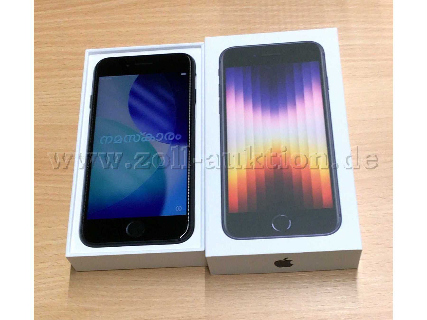 Ansicht von dem Apple iPhone SE 3. Generation mit Verpackung