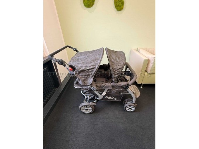 Kinderwagen rechts Verdeck hoch