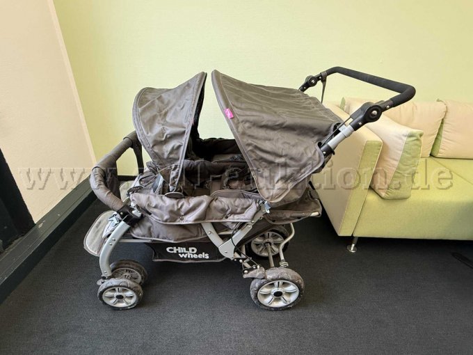 Kinderwagen links Verdeck hoch