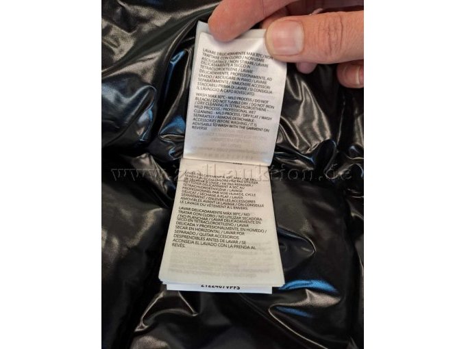 1 Original Moncler-Daunenjacke ohne Ärmel - Größe 5 (XL) – foto 14 – kavel bij Zoll-Auktion, St.Vith