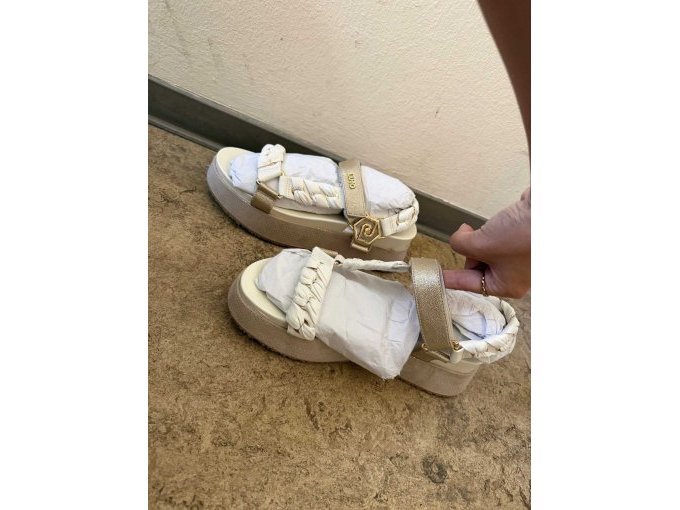Sandalen