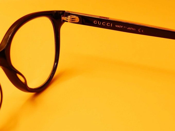 Gucci-Brille_ Ansicht auf Schriftzug