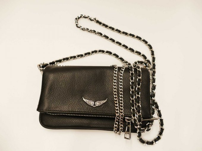 Handtasche Zadig & Voltaire_ Ansicht auf Vorderseite mit Umhängekette
