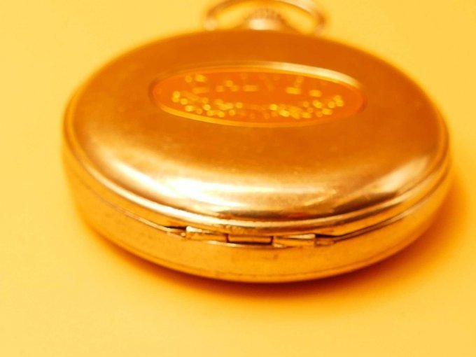 Taschenuhr Dalvey_ Nahansicht auf das Scharnier