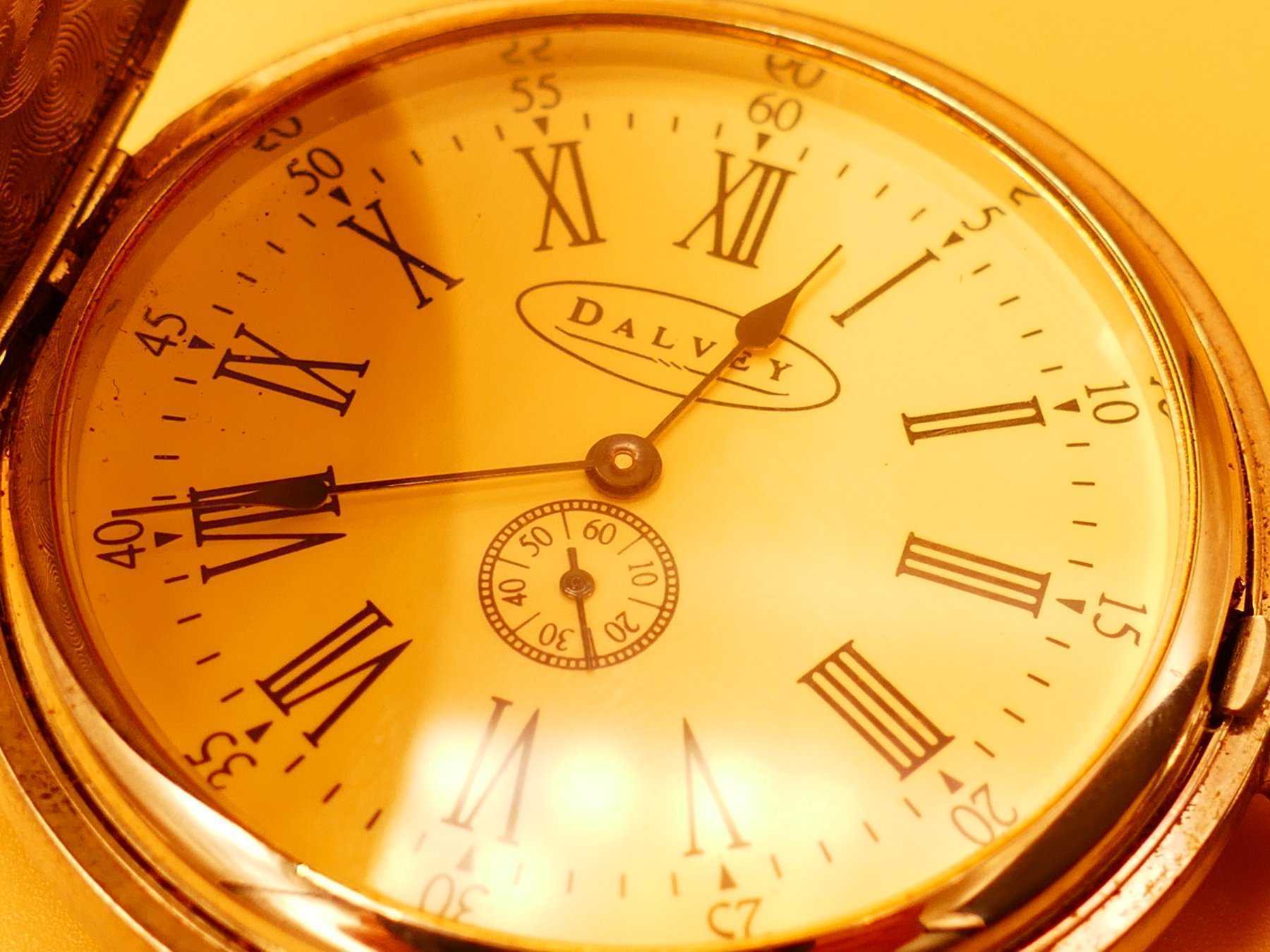 Taschenuhr Dalvey_ Nahansicht auf das Ziffernblatt