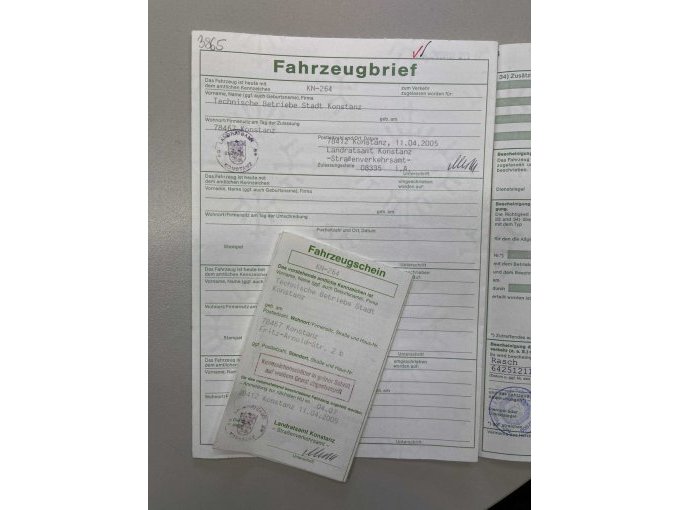 Fahrzeugschein und Fahrzeugbrief