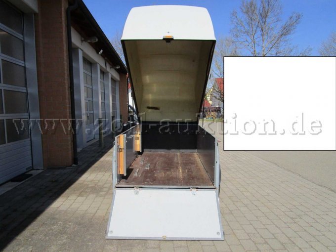 Hinten offen