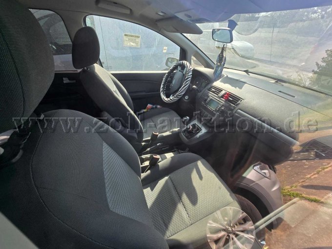 Ford Focus C-Max Kuga Detailansicht Innenraum Beifahrerseite