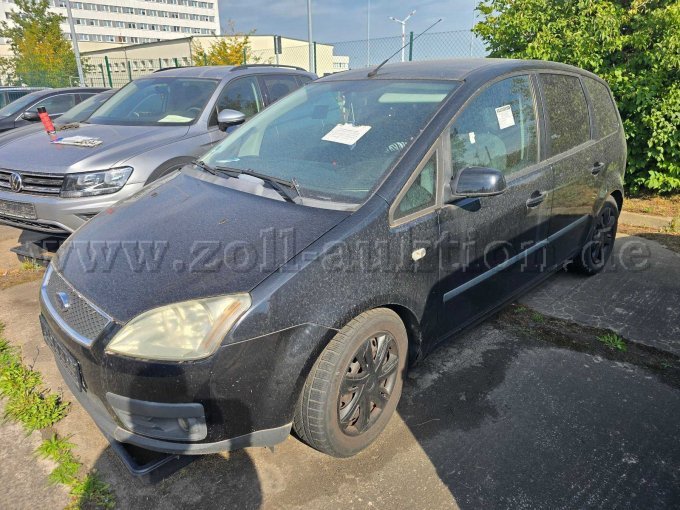 Ford Focus C-Max Kuga Gesamtansicht von der linken Seite vorne