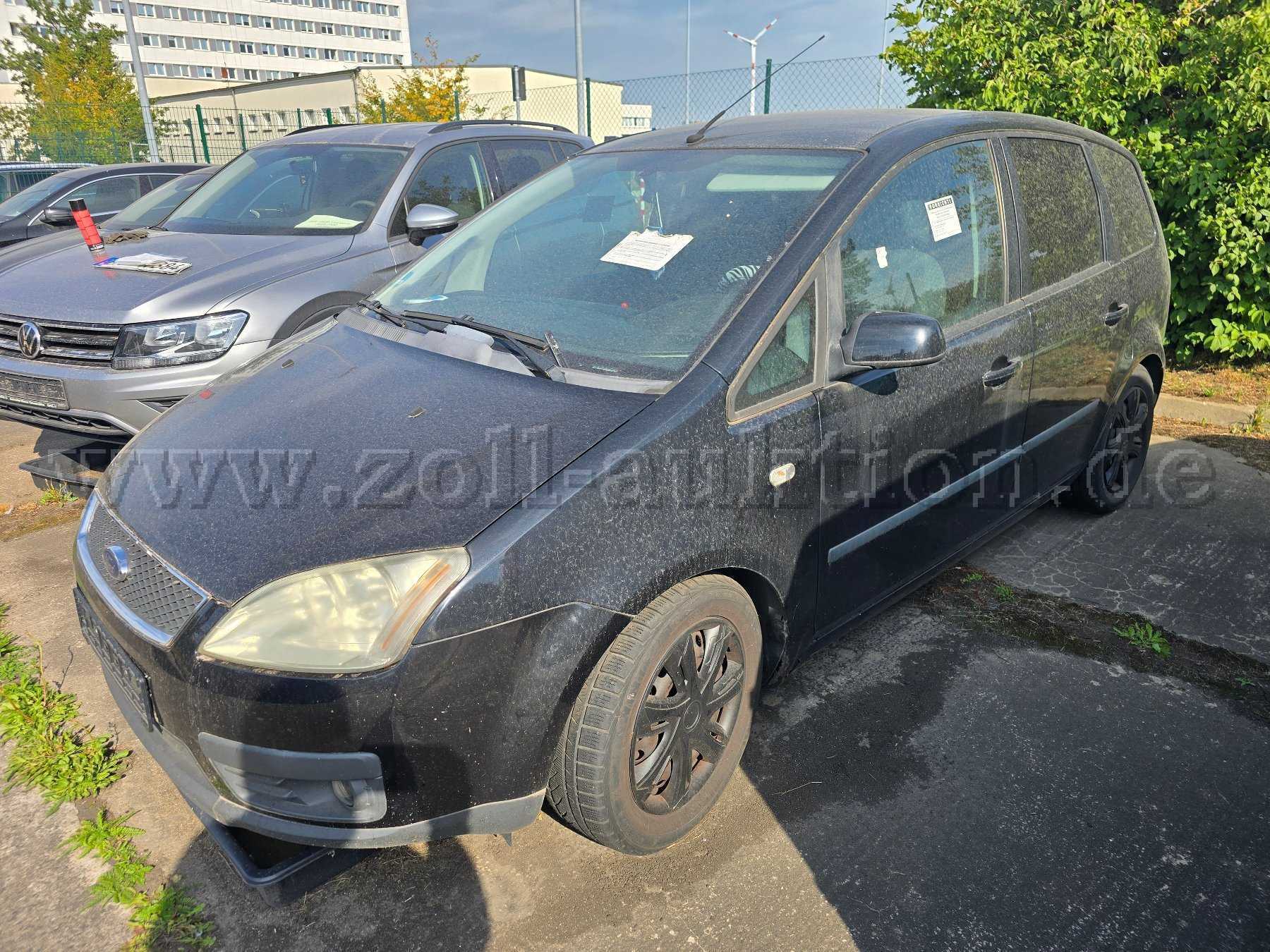 Ford Focus C-Max Kuga Gesamtansicht von der linken Seite vorne