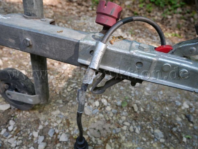 Stütze und Kabel