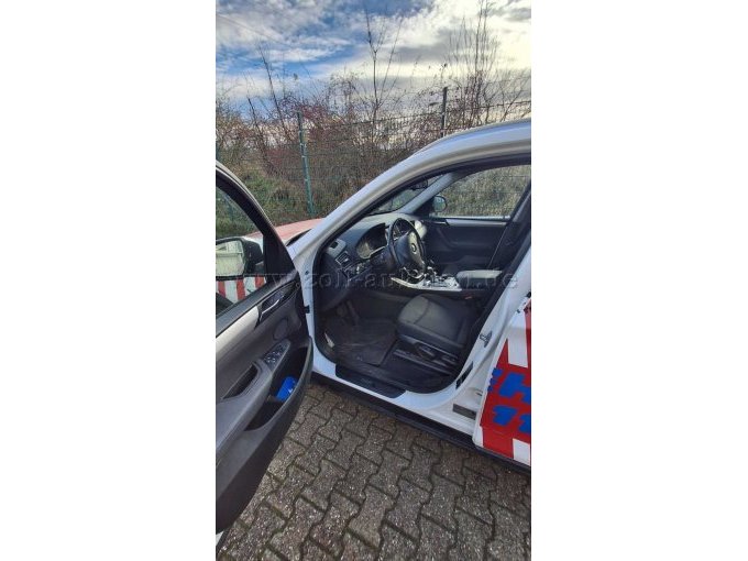 Außenansicht geöffnete Fahrertüre