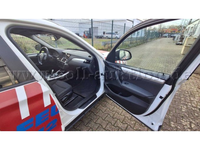 Außenansicht geöffnete Beifahrertüre