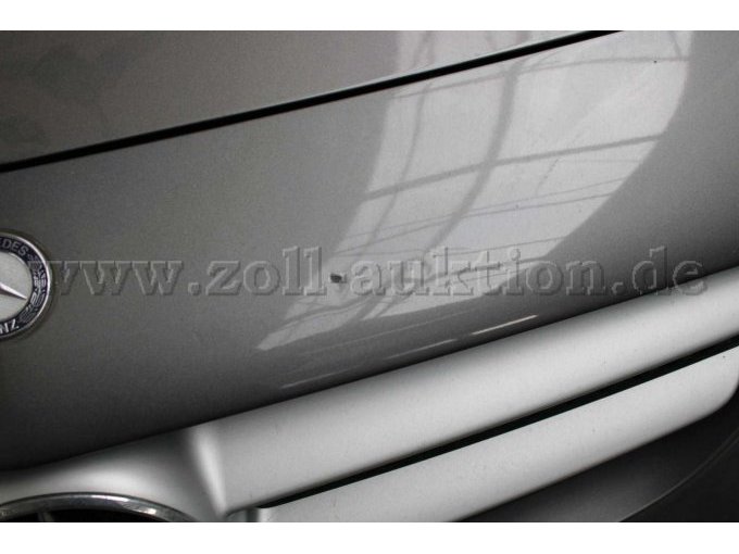 kleiner Lackschaden vorn an der Motorhaube