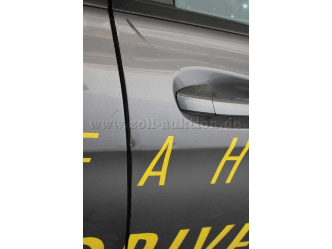 kleinerer Schaden an der Beifahrertür