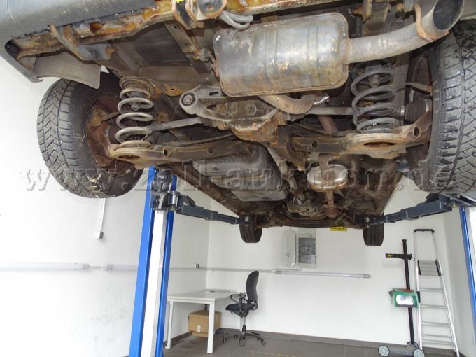 Mercedes Benz Vito Kombi Ansicht Unterboden