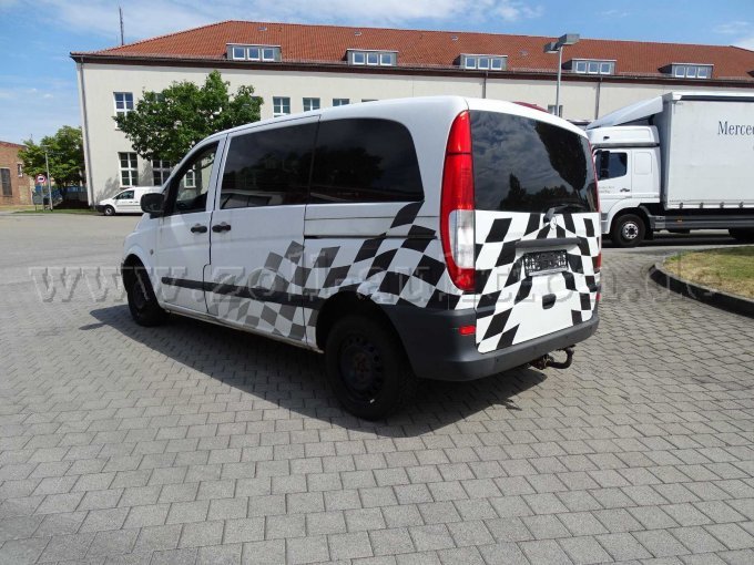 Mercedes Benz Vito Kombi Ansicht von hinten links