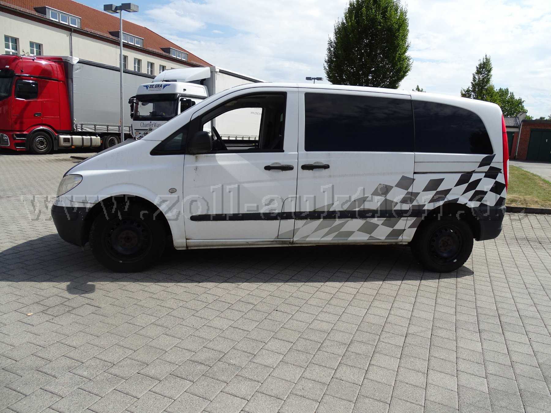 Mercedes Benz Vito Kombi Ansicht von der Seite links