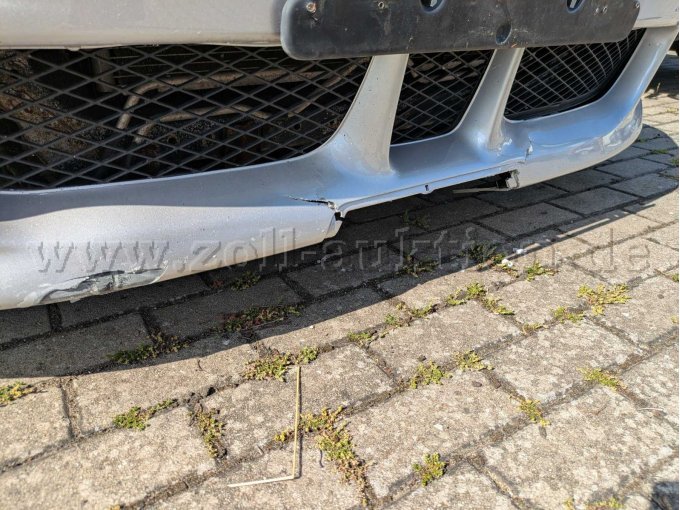 Mitsubishi Galant-Spoilerschaden