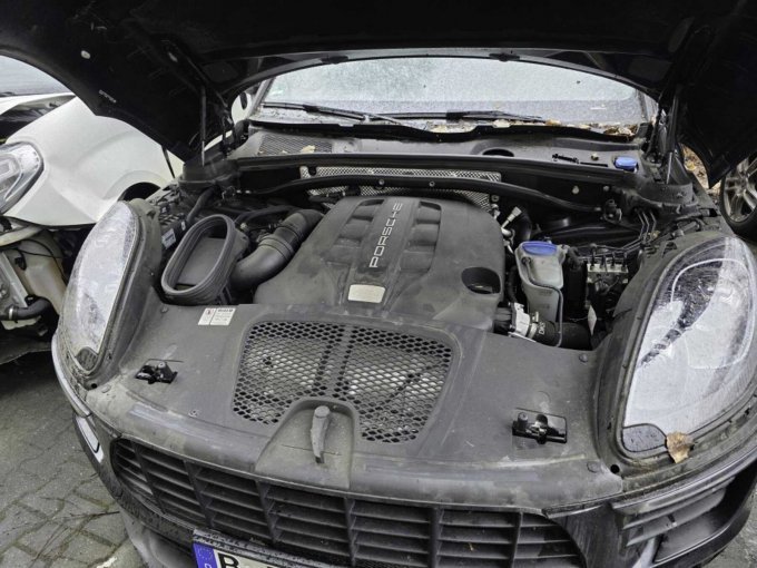 Porsche Macan Ansicht vorne Motorraum