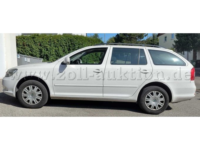 1 PKW Skoda Octavia Combi 1,6 TDI 4x4 Ambiente, defekt, fahrbereit – foto 3 – kavel bij Zoll-Auktion, Stuttgart
