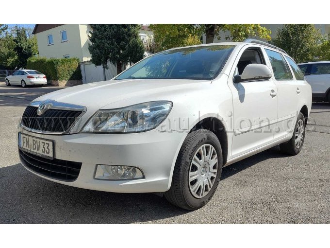 1 PKW Skoda Octavia Combi 1,6 TDI 4x4 Ambiente, defekt, fahrbereit – kavel bij Zoll-Auktion, Stuttgart