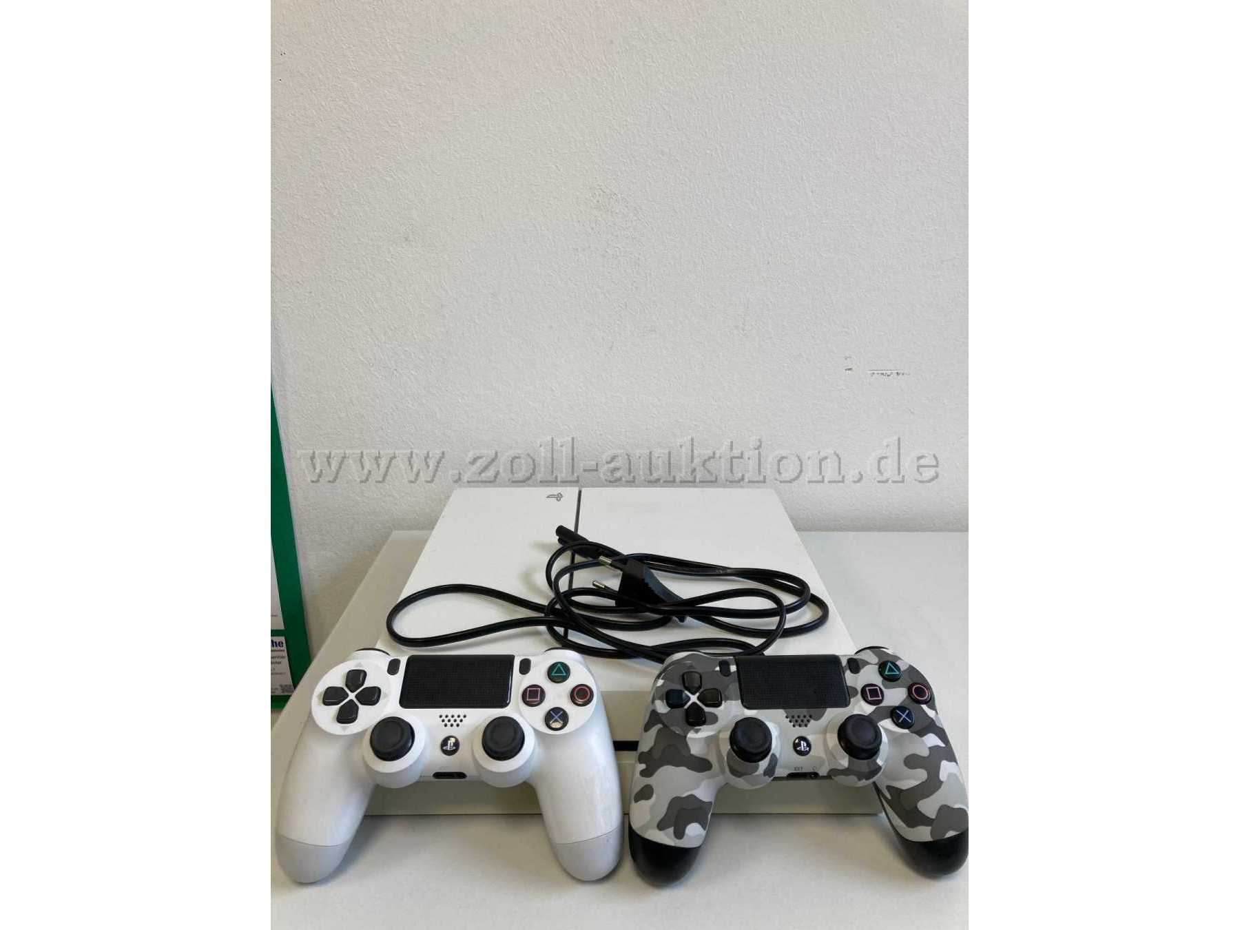 Gesamtes Angebot: 1 PS4, 2 Controller, 1 Netzkabel