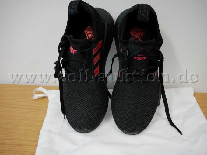 Ansicht hochgestellte Schuhe