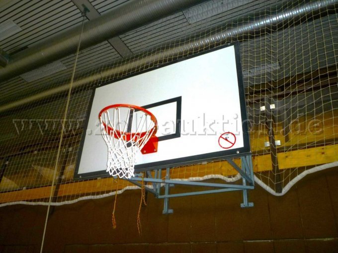 Basketballkorb-Wandanlage; Bild Nr. 2 frontal (Hallenteil B)