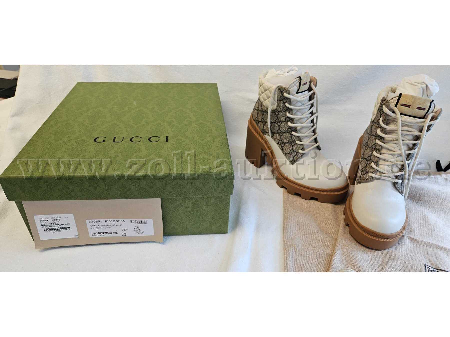 Ansicht Schuhe von vorne und Karton