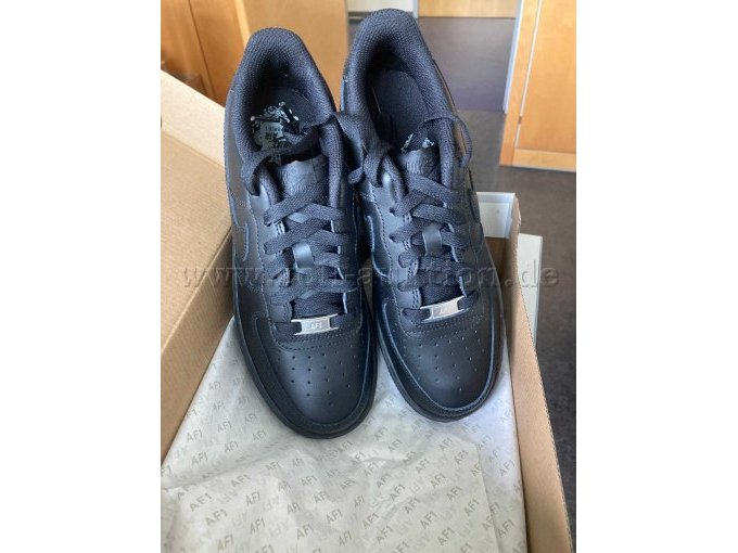Nike Air Force 1, Größe 38
Draufsicht und Karton
