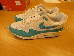 Sneaker Seite