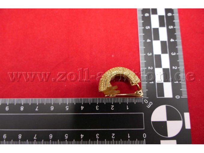 Ohrclip mit Maßstab