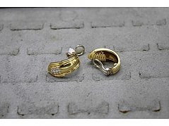 1 Paar Ohrclips aus 750er Gold mit Diamanten