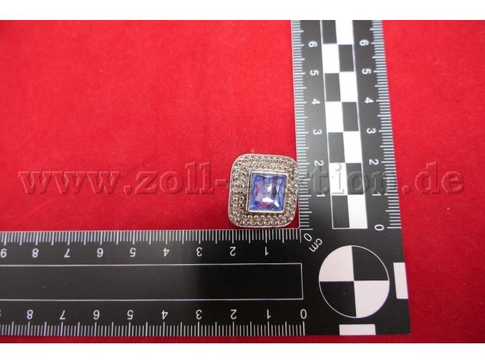 Ohrclip mit Maßstab