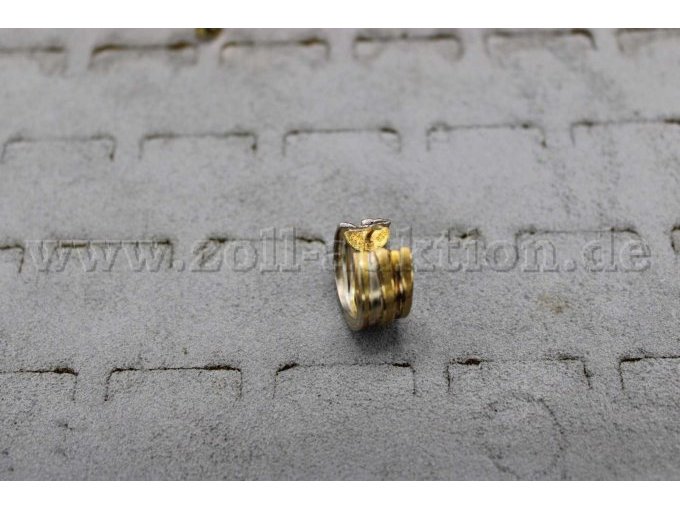 Detailansicht Ohrring "Creole" aus 900er Gold