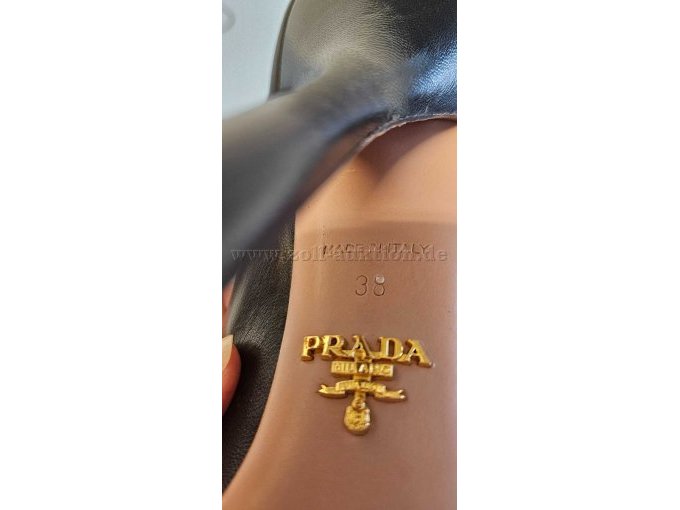 Sohle mit Markenaufdruck