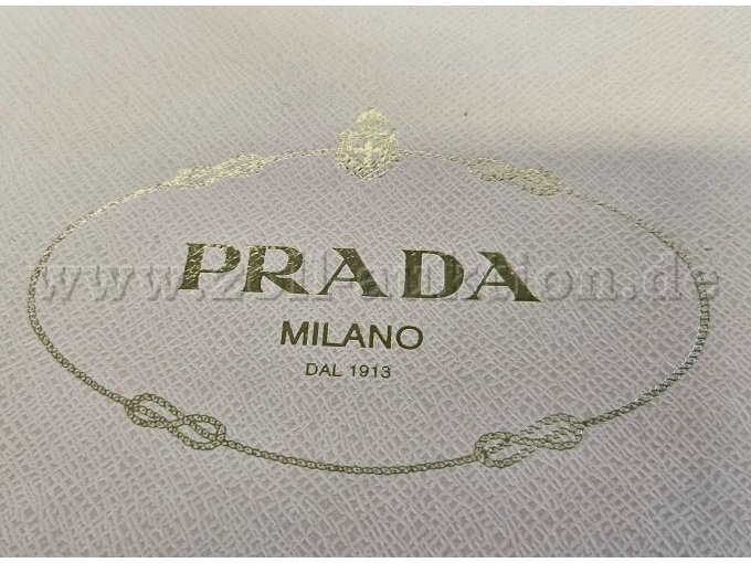 Karton Markenaufdruck